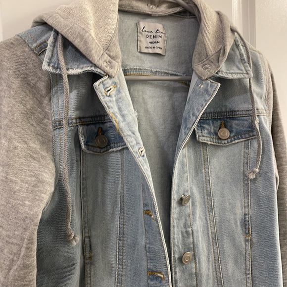 Juniors Love Tree Denim Jacket Sweater With Removable Hood Cropped Medium - Picture 3 of 7